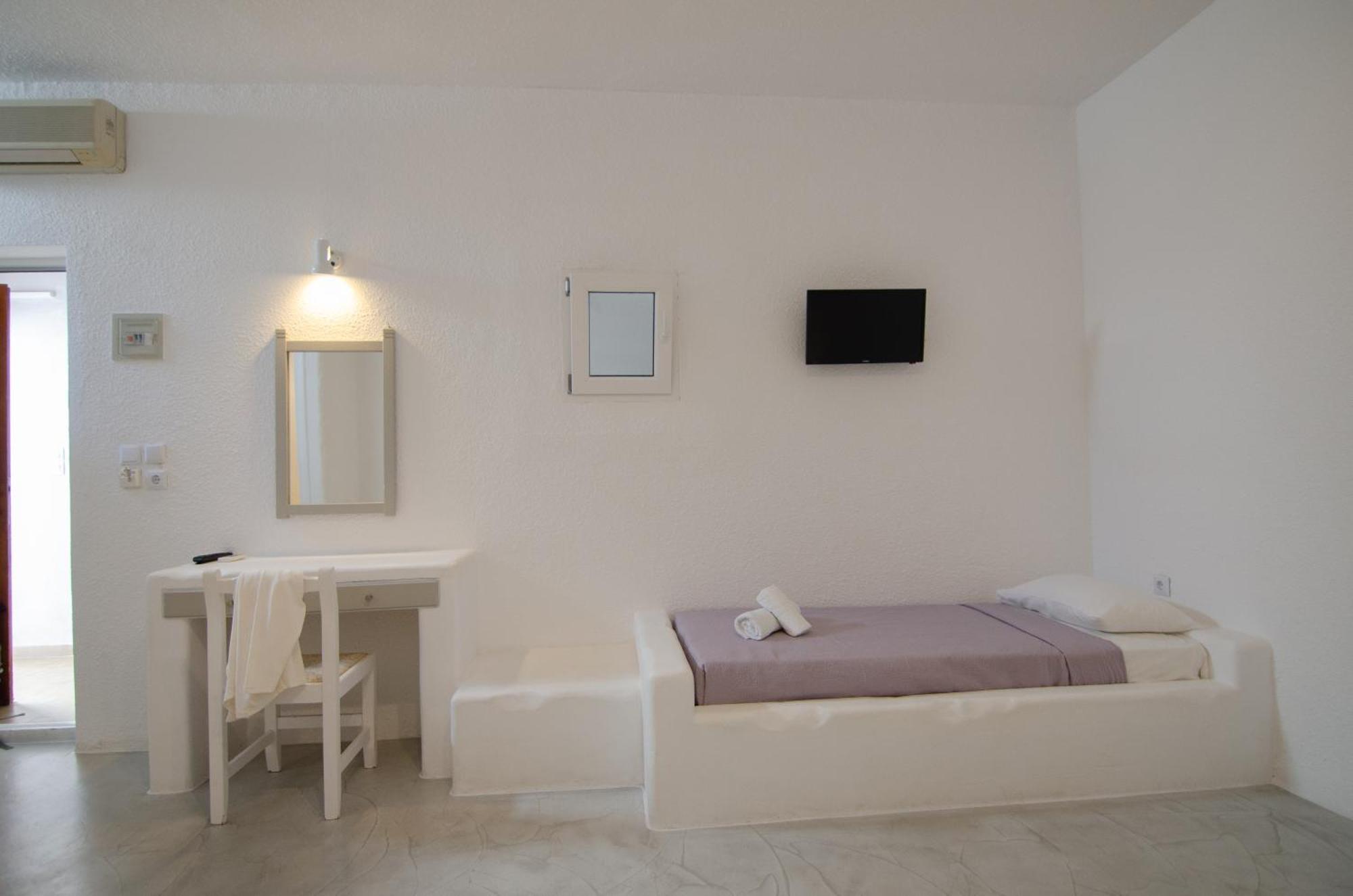 Sunrise Hotel Chora (Ios)